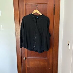 Old Navy Women's Black Casual Button-Down Shirt (like denim material)